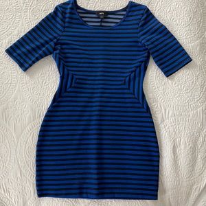 Short sleeve Casual dress.